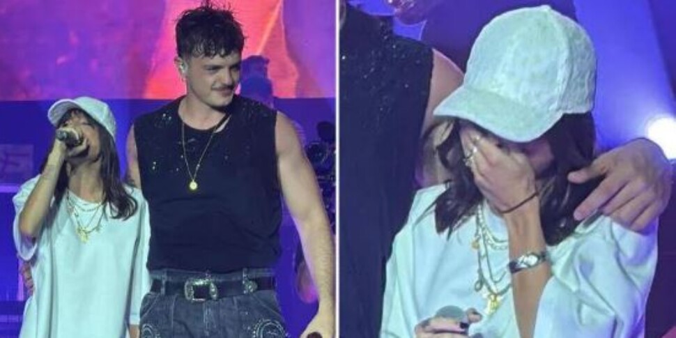 Angelina Mango dopo i problemi di salute torna sul palco con Olly e si emoziona: "Mi siete mancati" Angelina Mango dopo i problemi di salute torna sul palco con Olly e si emoziona: "Mi siete mancati"