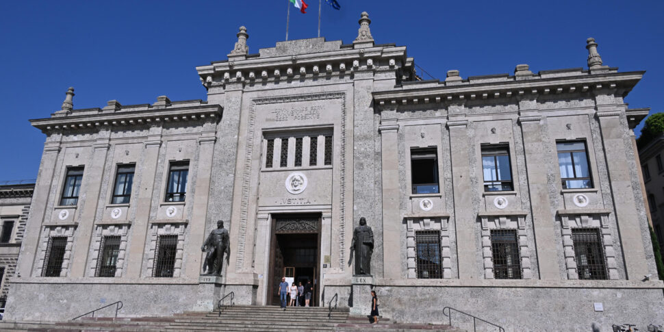 Accusata di aver ucciso i due figli, il pm di Bergamo chiede l