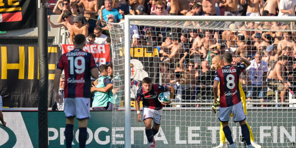 Il Bologna batte 2 1 il Genoa in rimonta: decide un rigore al 99