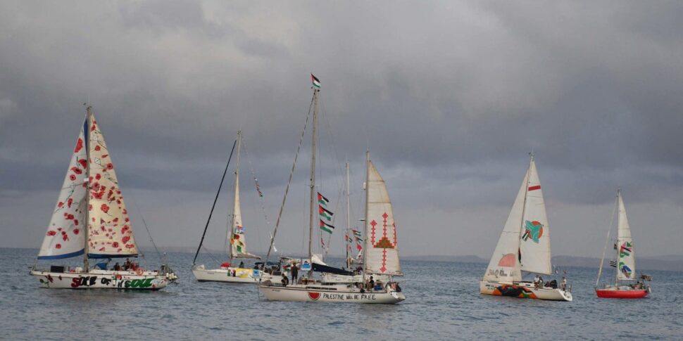 nessun attacco contro flotilla le barche in acque internazionali seguite dai droni