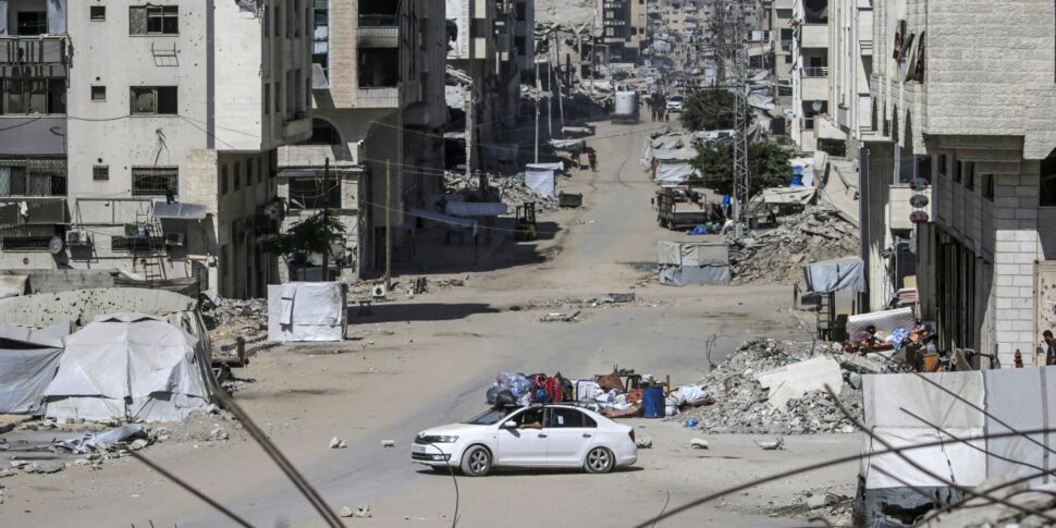 Israele sferza Gaza City, raid su tende e una scuola rifugio: almeno 21 morti Israele sferza Gaza City, raid su tende e una scuola rifugio: almeno 21 morti