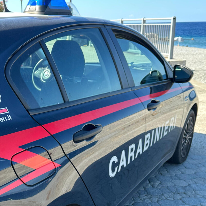Placanica, minacciava di far saltare in aria la palazzina dove viveva: arrestato un 35enne