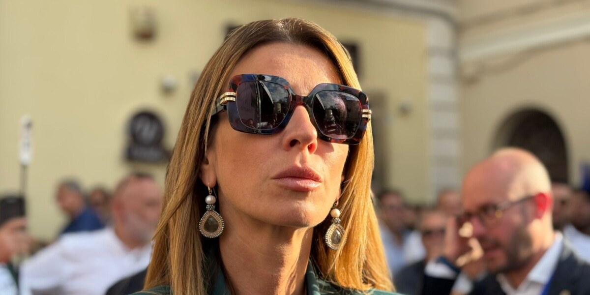 matilde siracusano stoppa vannacci impossibile governare con lui soffia sul fuoco della rabbia senza dare soluzioni da Gazzettadelsud.it matilde siracusano stoppa vannacci impossibile governare con lui soffia sul fuoco della rabbia senza dare soluzioni