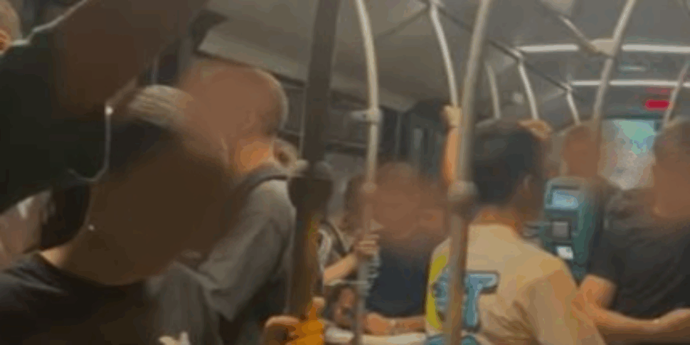 Messina, in tangenziale bus strapieni con gli studenti a bordo. La "pericolosa" linea 39 e i tanti dubbi