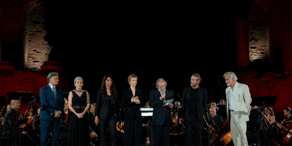 Dal teatro Antico di Taormina il lascito culturale di Andrea Camilleri Dal teatro Antico di Taormina il lascito culturale di Andrea Camilleri