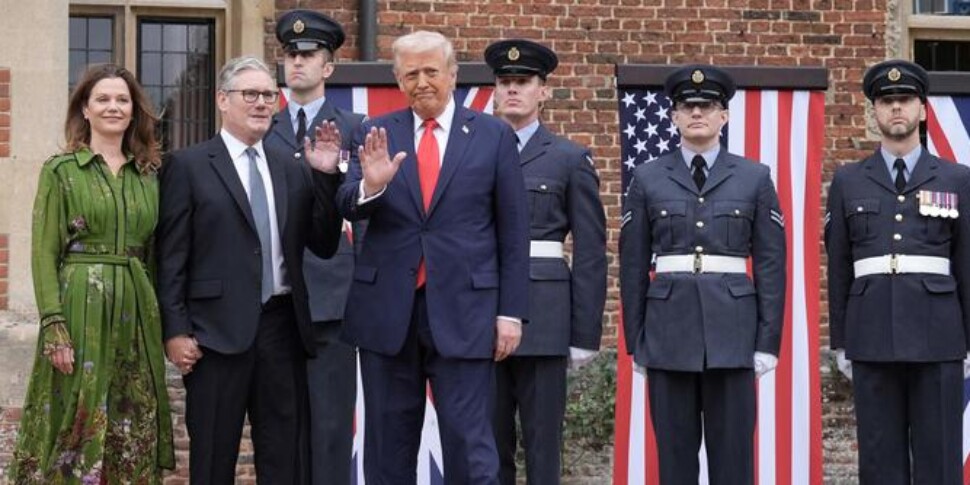 Trump: "Con il Regno Unito un legame indistruttibile". Starmer: "Accordi record da 250 miliardi" Trump: "Con il Regno Unito un legame indistruttibile". Starmer: "Accordi record da 250 miliardi"