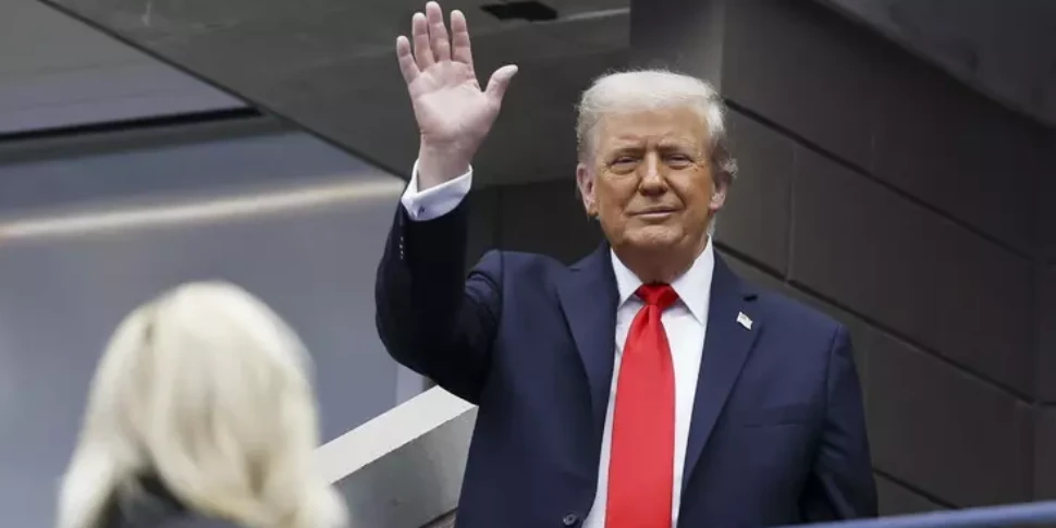 "Il 57% degli americani boccia Trump", il sondaggio Nbc. I giudizi più severi su economia e salute. Il presidente fischiato durante l "Il 57% degli americani boccia Trump", il sondaggio Nbc. I giudizi più severi su economia e salute. Il presidente fischiato durante l