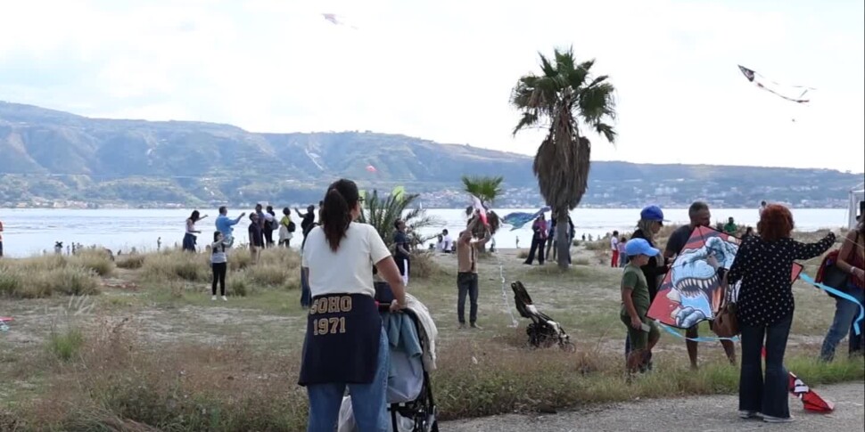 A Messina la magia degli aquiloni in occasione del Festival di Capo Peloro