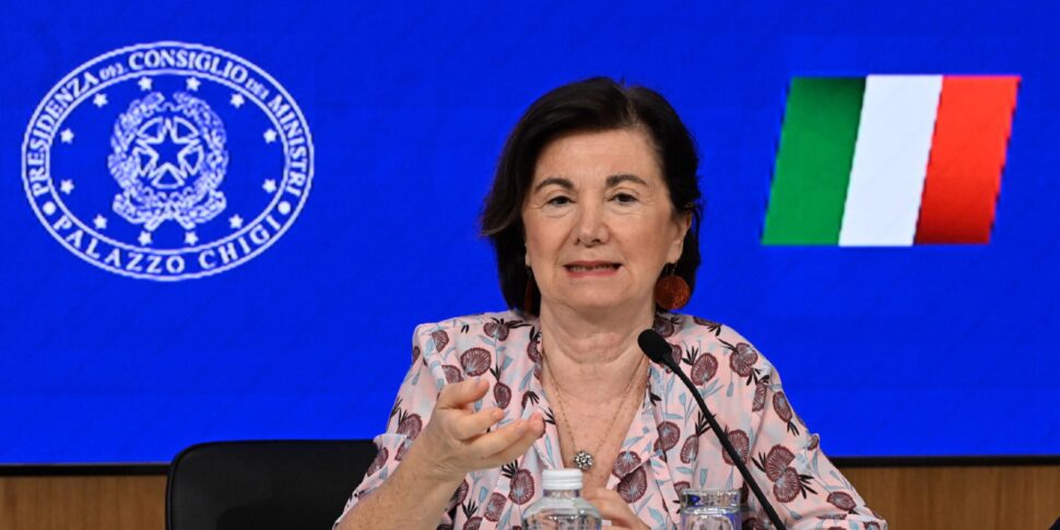 https://assets.gazzettadelsud.it/2025/10/Eugenia-Roccella-ministra-per-la-Famiglia-970x485.jpg