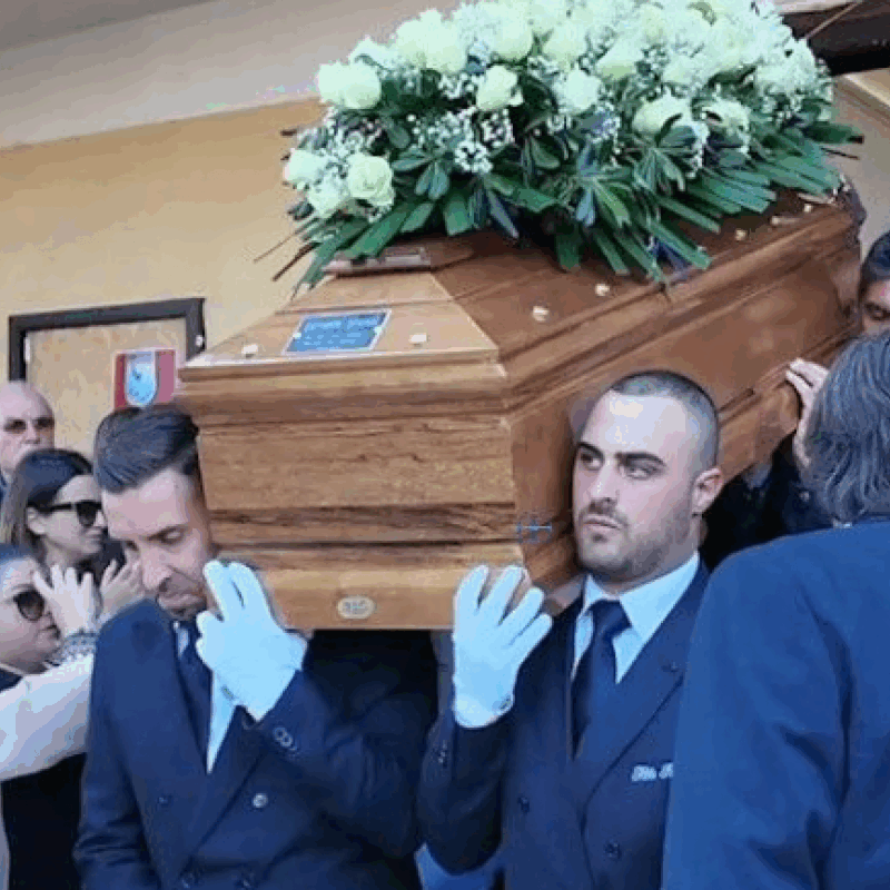Crotone, l’addio a Giovanni Grande: il rombo dei motori per salutare il giovane centauro