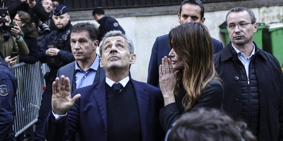Sarkozy in cella con 10 foto e "Il Conte di Montecristo": in isolamento con una radio e la tv, scriverà un libro