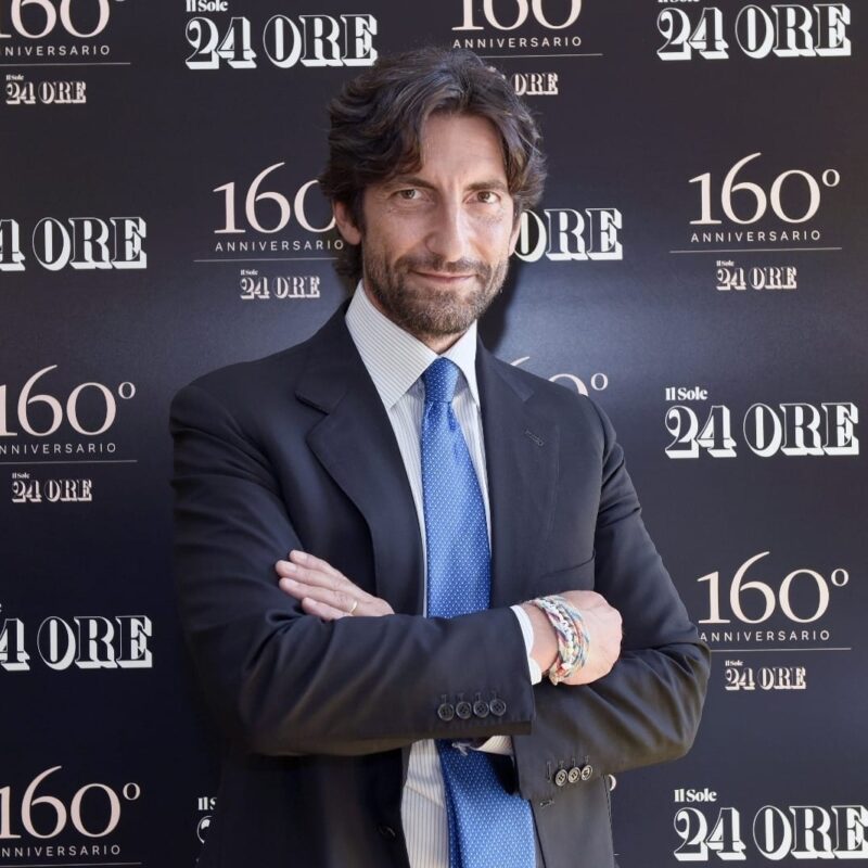 Al Polo Ses di Messina si celebrano i 160 anni de Il Sole 24 Ore con la lettura “silenziosa” del giornale e il dialogo con i giovani