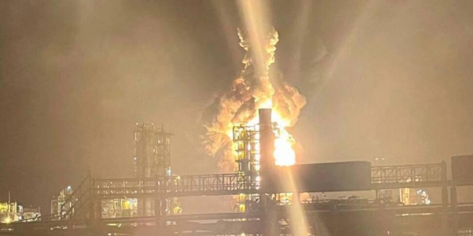 Droni ucraini colpiscono una grande raffineria a Kirishi, nella regione russa di Leningrado