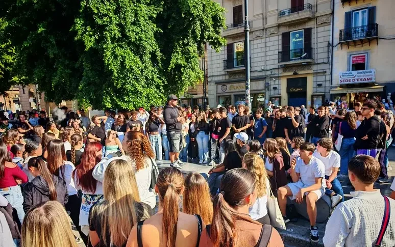 https://assets.gazzettadelsud.it/2025/10/Manifestazione-Palermo-774x485.webp