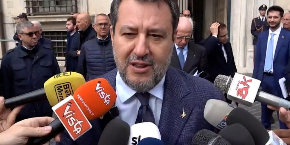 Ponte sullo Stretto, la doppia sfida di Salvini: rispondere alla Corte dei conti e difendere i fondi stanziati (3 miliardi di euro) Ponte sullo Stretto, la doppia sfida di Salvini: rispondere alla Corte dei conti e difendere i fondi stanziati (3 miliardi di euro)