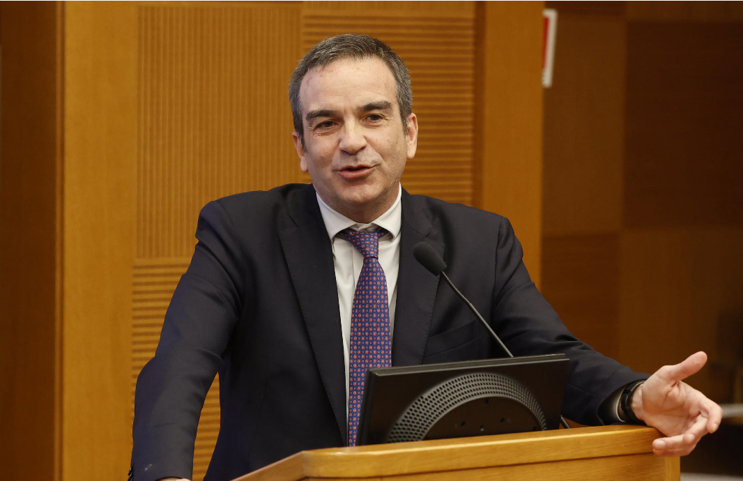 Calabria, arriva il “reddito di merito” per universitari: fino a 1.000 euro al mese