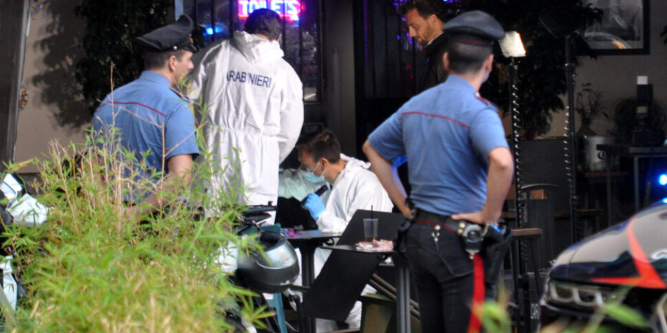 “Ha ucciso Paolo davanti alla madre e ha puntato la pistola contro la sorella”: lo zio racconta la notte ...