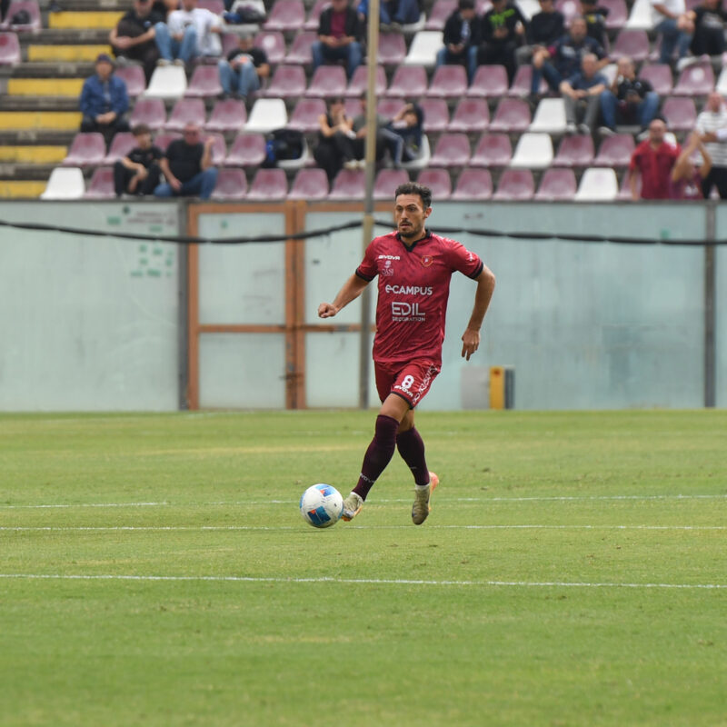 La Reggina ora perde i pezzi, saluta il difensore Blondett