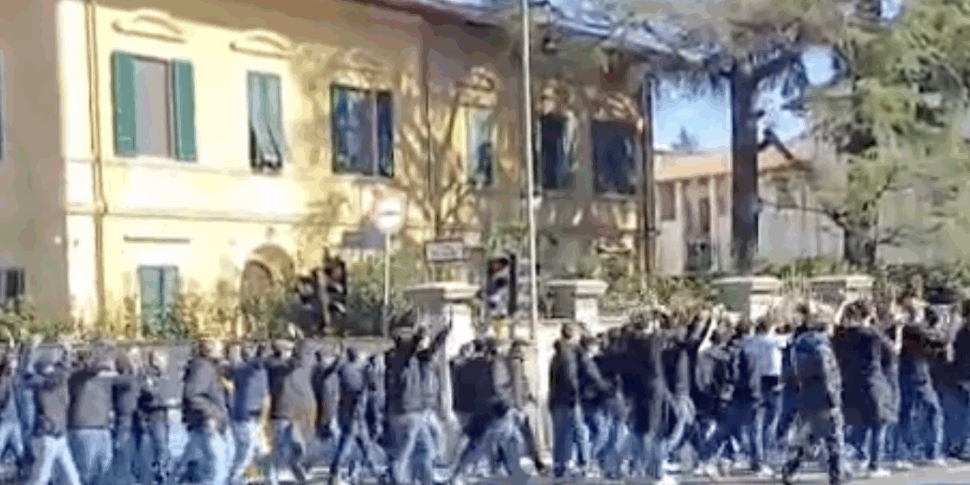 Paura prima di Pisa-Verona, scontri tra le due tifoserie. Interviene la Polizia