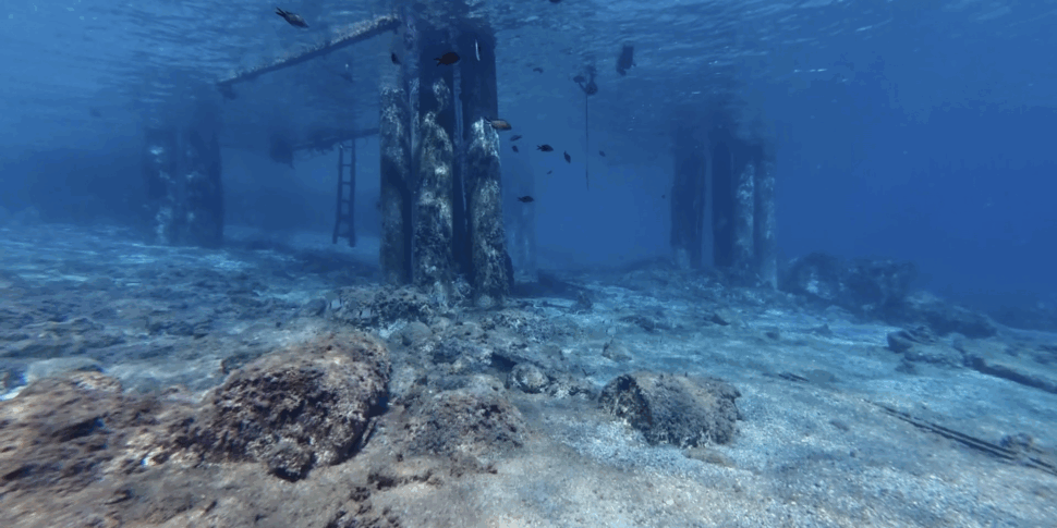 Messina, davanti all'ecomostro di Paradiso anche una discarica subacquea
