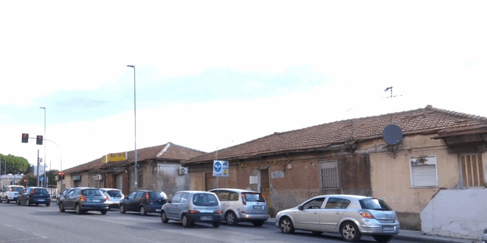 Demolizioni baracche rione Taormina a Messina: cinque famiglie abusive, rischiano di restare senza dimora LE INTERVISTE