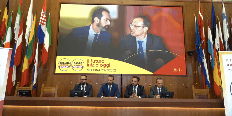 De Luca in campagna elettorale a Messina: "Tenetevi la coalizione, noi ci teniamo i messinesi"