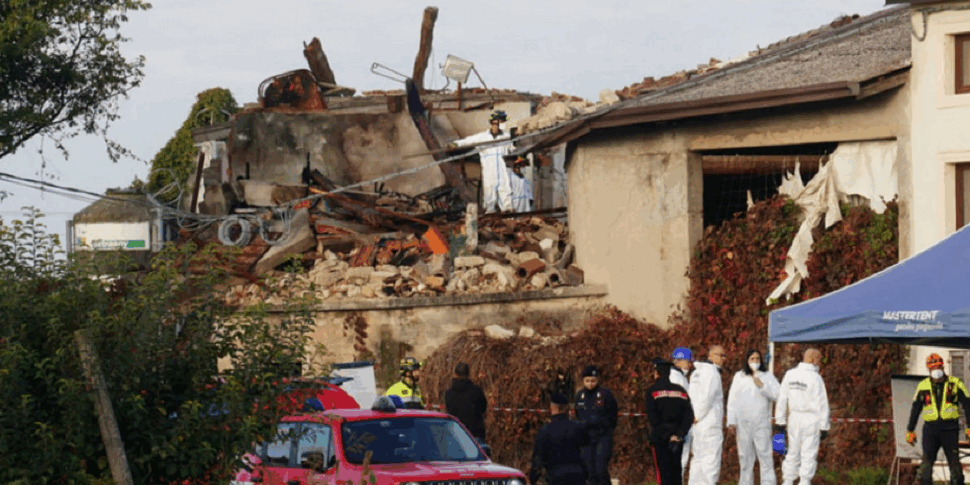 Strage di Castel d’Azzano, ipotizzato il reato di strage per i fratelli Ramponi: oggi gli interrogatori e le autopsie Strage di Castel d’Azzano, ipotizzato il reato di strage per i fratelli Ramponi: oggi gli interrogatori e le autopsie