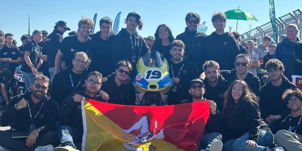 Moto e Università, successo internazionale per il team Stretto in carena