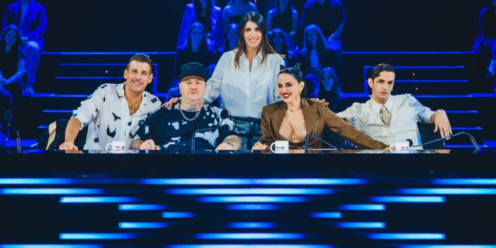 X Factor 2025, iniziano i Bootcamp con un nuovo meccanismo: per passare alla fase successiva serve l’unanimità dei giudici
