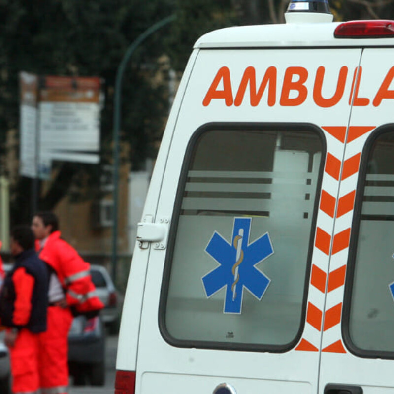 Precipita dal balcone mentre aiuta il fratello: 34enne di Fiumedinisi in gravi condizioni