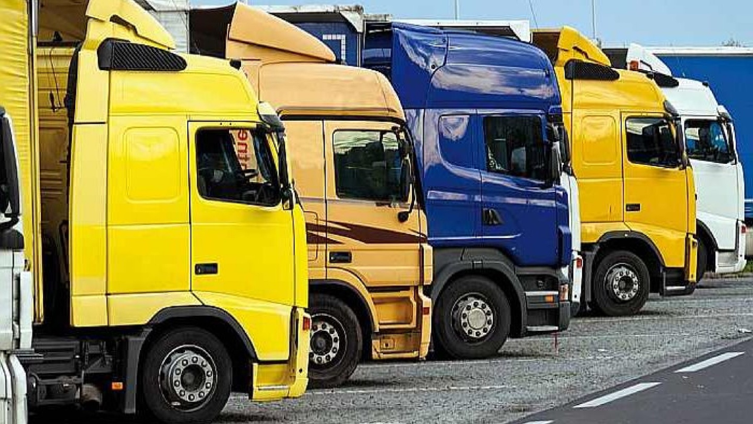 Caro carburanti: l’autotrasporto calabrese si prepara al fermo nazionale