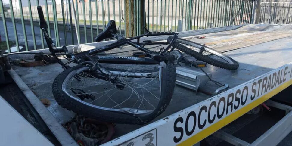 https://assets.gazzettadelsud.it/2025/10/bicicletta-incidente-ciclista-970x485.jpg