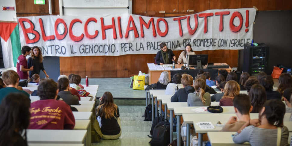 https://assets.gazzettadelsud.it/2025/10/blocchiamo-tutto-970x485.jpg
