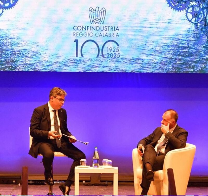 Reggio, centenario di Confindustria. Orsini: "L'Italia viaggi tutta alla stessa velocità". Sbarra: "Il Sud non è più periferia"