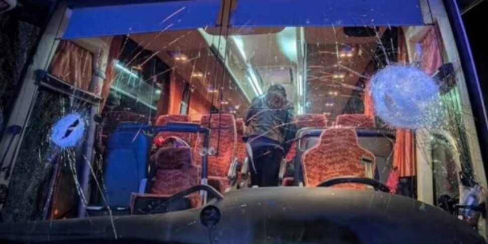 Sassaiola contro il pullman dei tifosi del Pistoia Basket: muore uno degli autisti