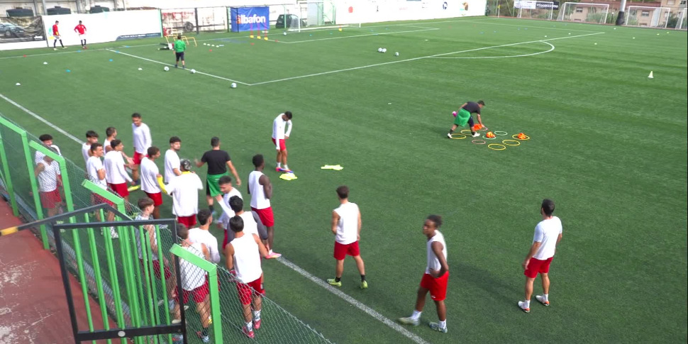 Acr Messina verso il derby con la Reggina, visita dell'ex capitano Carmine Coppola