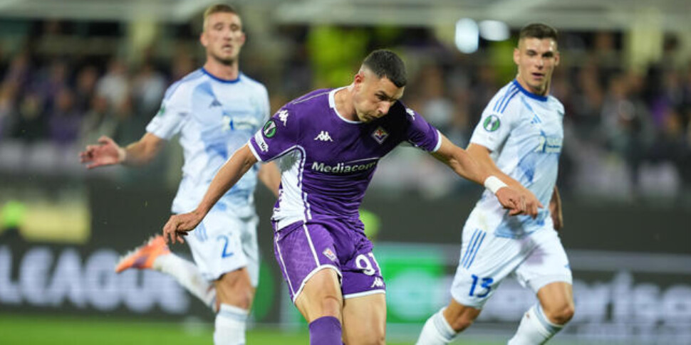 Conference League, buona la prima per la Fiorentina. Le reti di Piccoli e Ndour per battere il Sigma Olomouc