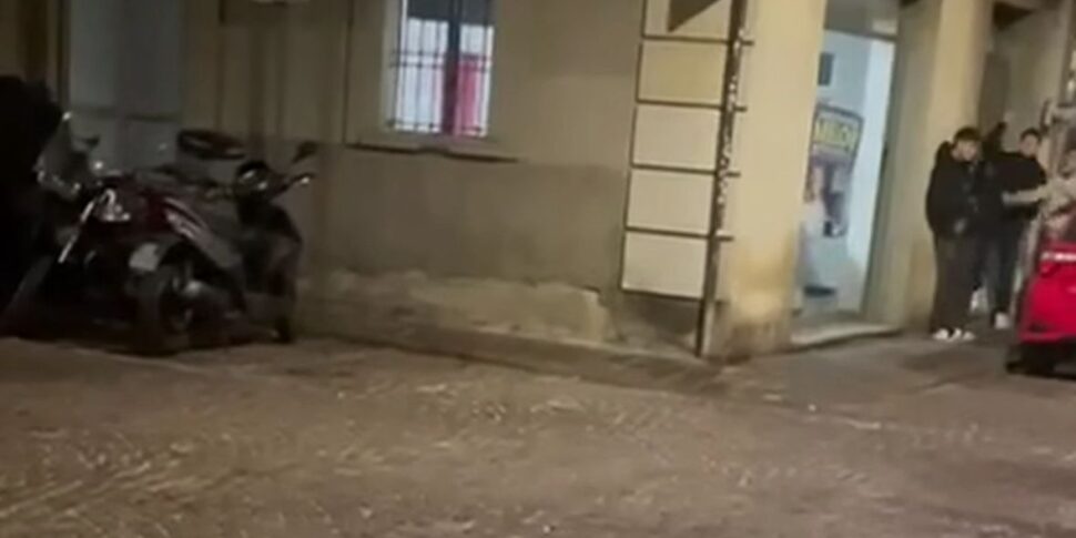 cori fascisti nella sede di fratelli d italia camicia nera trionfer224 commissariata giovent249 nazionale a parma da Feedpress.me cori fascisti nella sede di fratelli d italia camicia nera trionfer224 commissariata giovent249 nazionale a parma