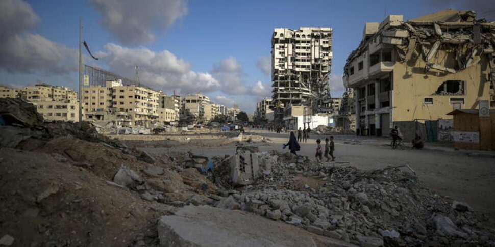 https://assets.gazzettadelsud.it/2025/10/gaza-2-970x485.jpg