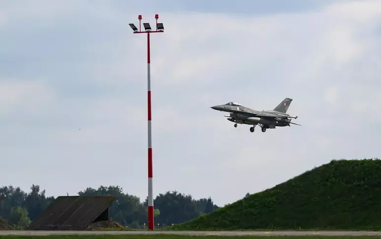 massiccio attacco russo sull ucraina zelensky cinque morti in volo jet polacchi per garantire la sicurezza aerea