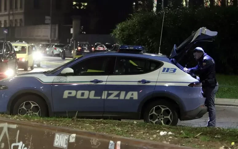 Lite in casa a Milano, uomo uccide 29enne a coltellate e tenta il suicidio Lite in casa a Milano, uomo uccide 29enne a coltellate e tenta il suicidio