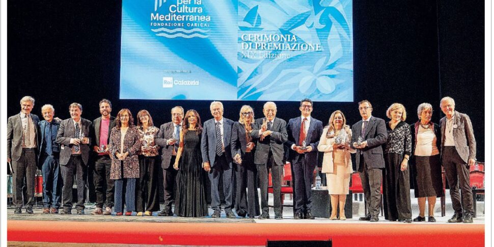 https://assets.gazzettadelsud.it/2025/10/premio-per-la-cultura-mediterranea-cosenza-970x485.jpeg