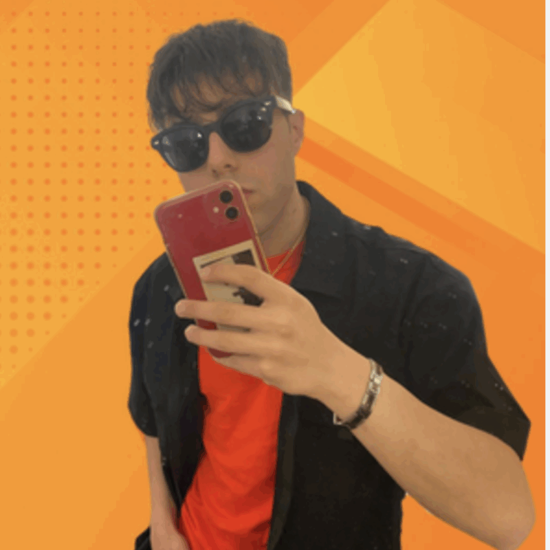 “Hanno festeggiato un compleanno invitando tutti, tranne mio fratello”: tutta l'indignazione dello streamer cosentino Saetta