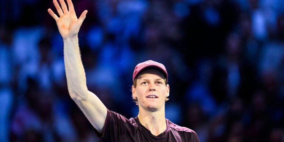 Jannik Sinner torna a sorridere a Vienna! In finale rimonta Zverev e vince in tre set Jannik Sinner torna a sorridere a Vienna! In finale rimonta Zverev e vince in tre set