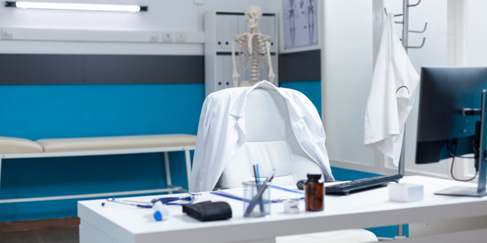 Abusi sessuali su una 22enne durante una visita, medico condannato a Milano Abusi sessuali su una 22enne durante una visita, medico condannato a Milano