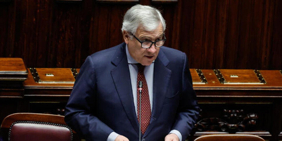 La manovra, il ministro Tajani: "La tassa sugli extraprofitti è da Unione Sovietica, non ci sarà"