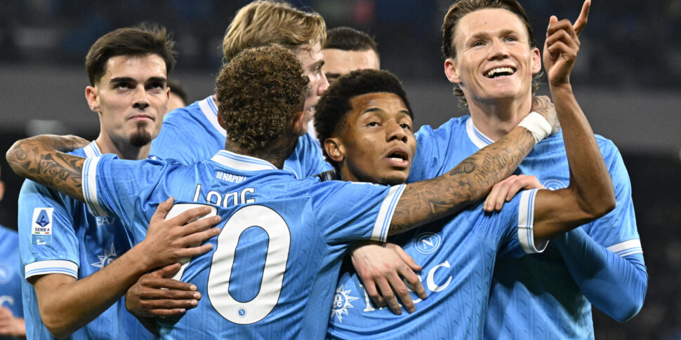 Il Napoli torna a ruggire, le ali fanno volare Conte: doppietta Neres e Lang stendono l