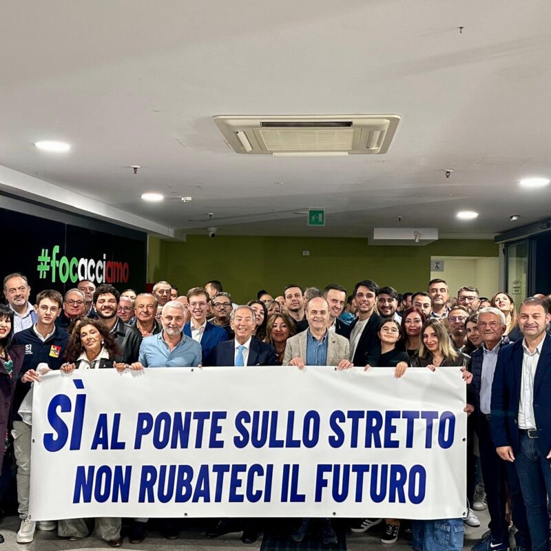 Flash mob della Lega a Messina per dire si al Ponte sullo Stretto