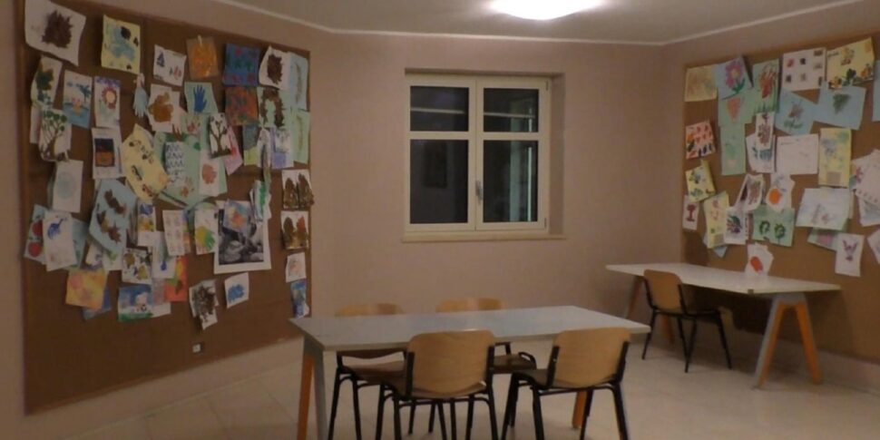 orrore nel centro per ragazzi autistici a cuneo botte e umiliazioni al posto dell8217aiuto i carabinieri video aberranti da Feedpress.me orrore nel centro per ragazzi autistici a cuneo botte e umiliazioni al posto dell8217aiuto i carabinieri video aberranti