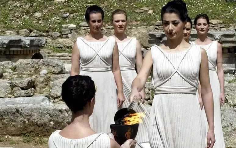 Milano Cortina: accesa ad Olimpia la fiaccola dei Giochi olimpici invernali